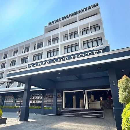 Taris Art Hotel Phrae Exterior photo