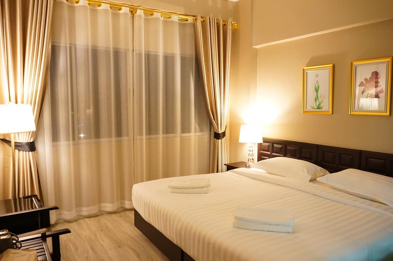 Taris Art Hotel Phrae Exterior photo