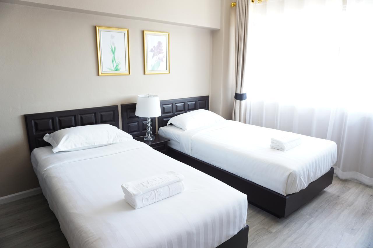 Taris Art Hotel Phrae Exterior photo