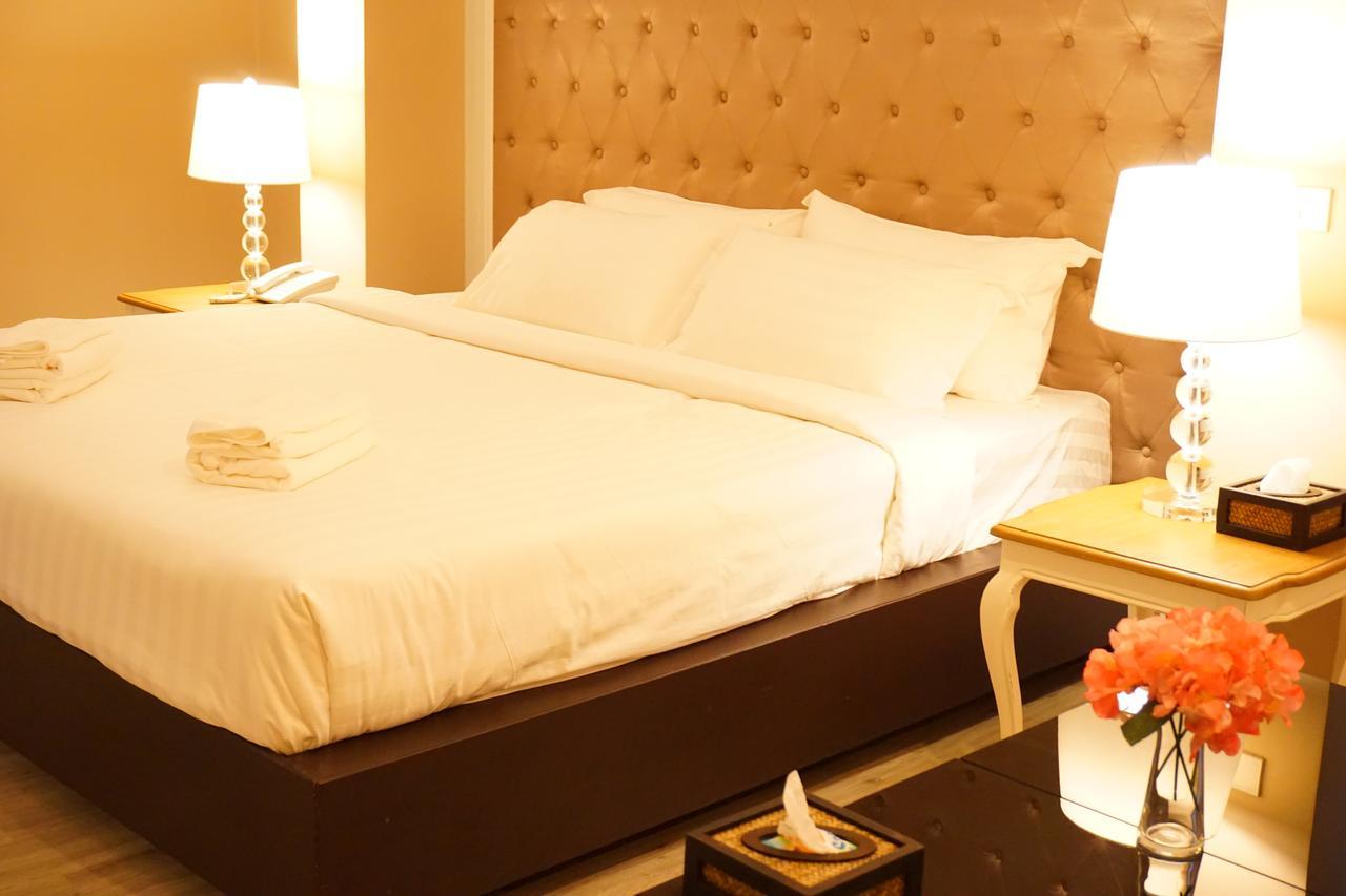 Taris Art Hotel Phrae Exterior photo