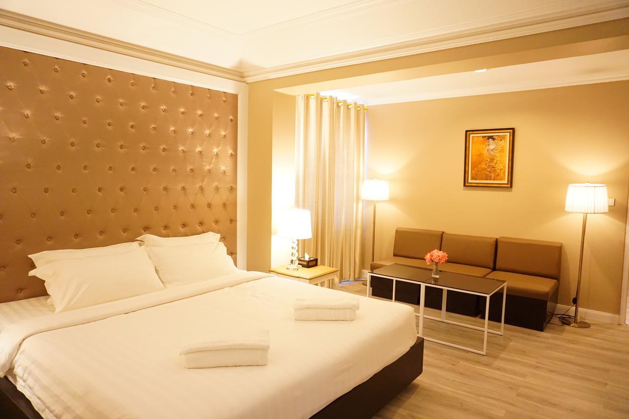 Taris Art Hotel Phrae Exterior photo