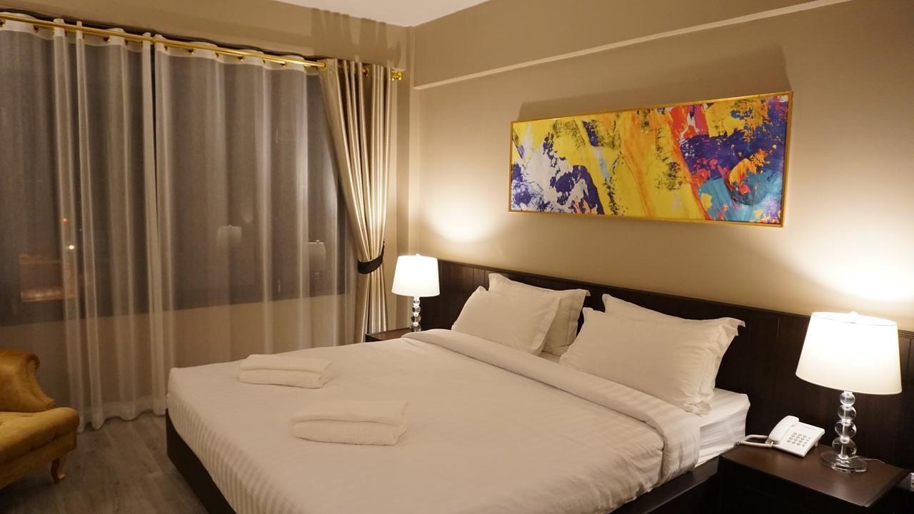 Taris Art Hotel Phrae Exterior photo